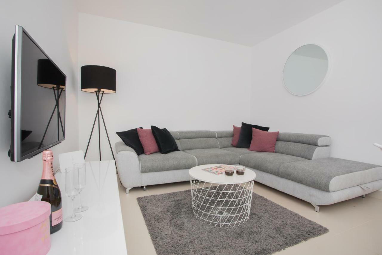 Apartment Luni พรีมอชเตน ภายนอก รูปภาพ